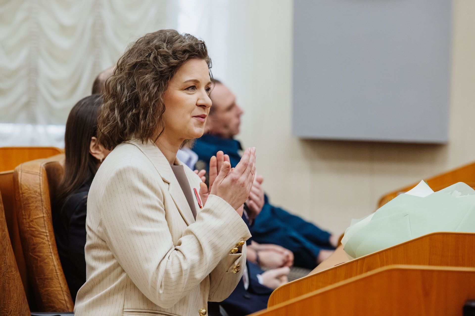 Заслуженная награда: актриса театра Елена Адушева отмечена медалью Президента России