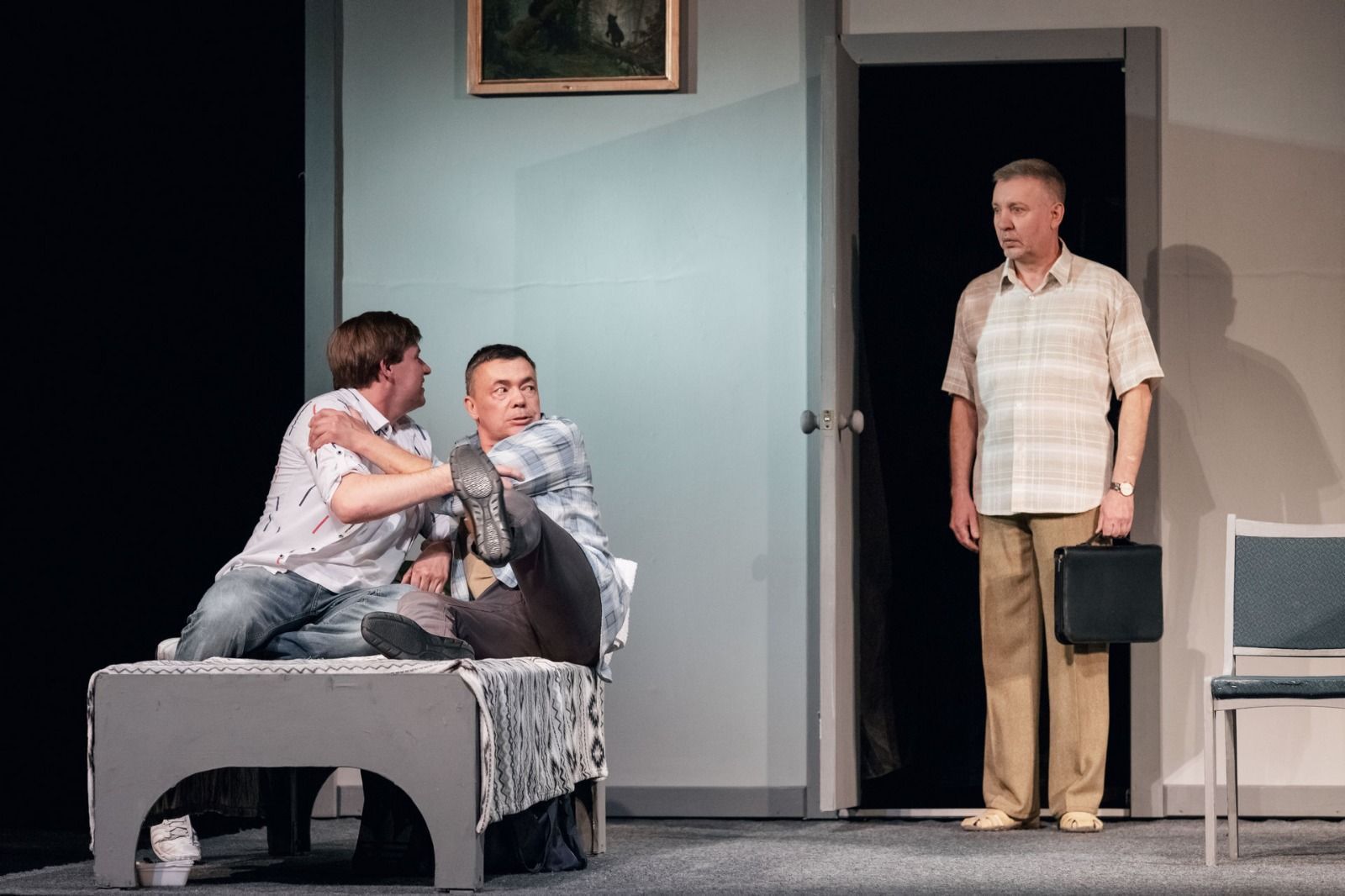 «Именно любовь всё вверх и поднимает»: в Алтайском театре драмы прошёл 50-й показ спектакля «Феномены»