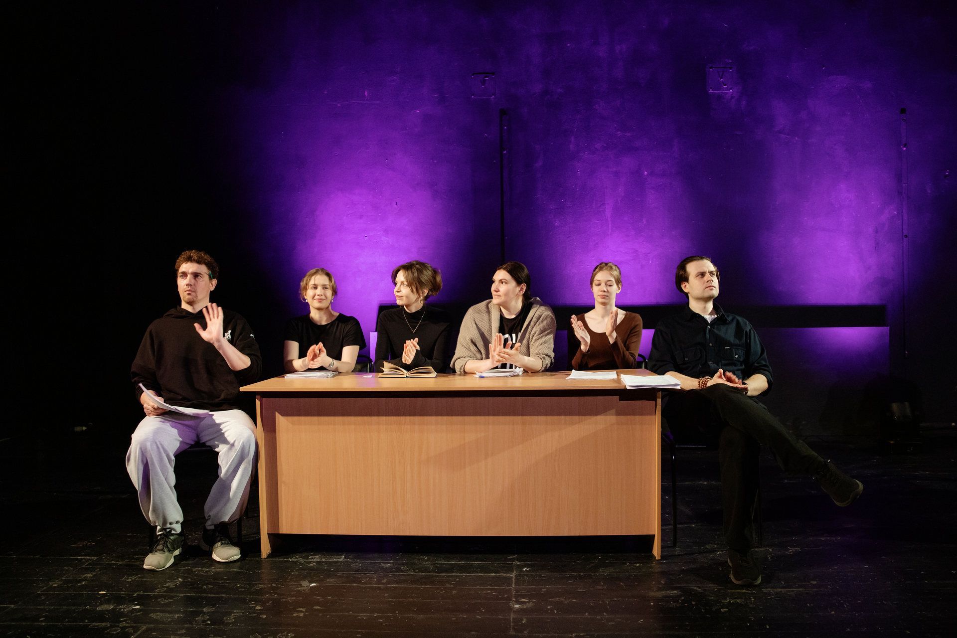 «Три сестры»: первые зрители увидели героев до премьеры