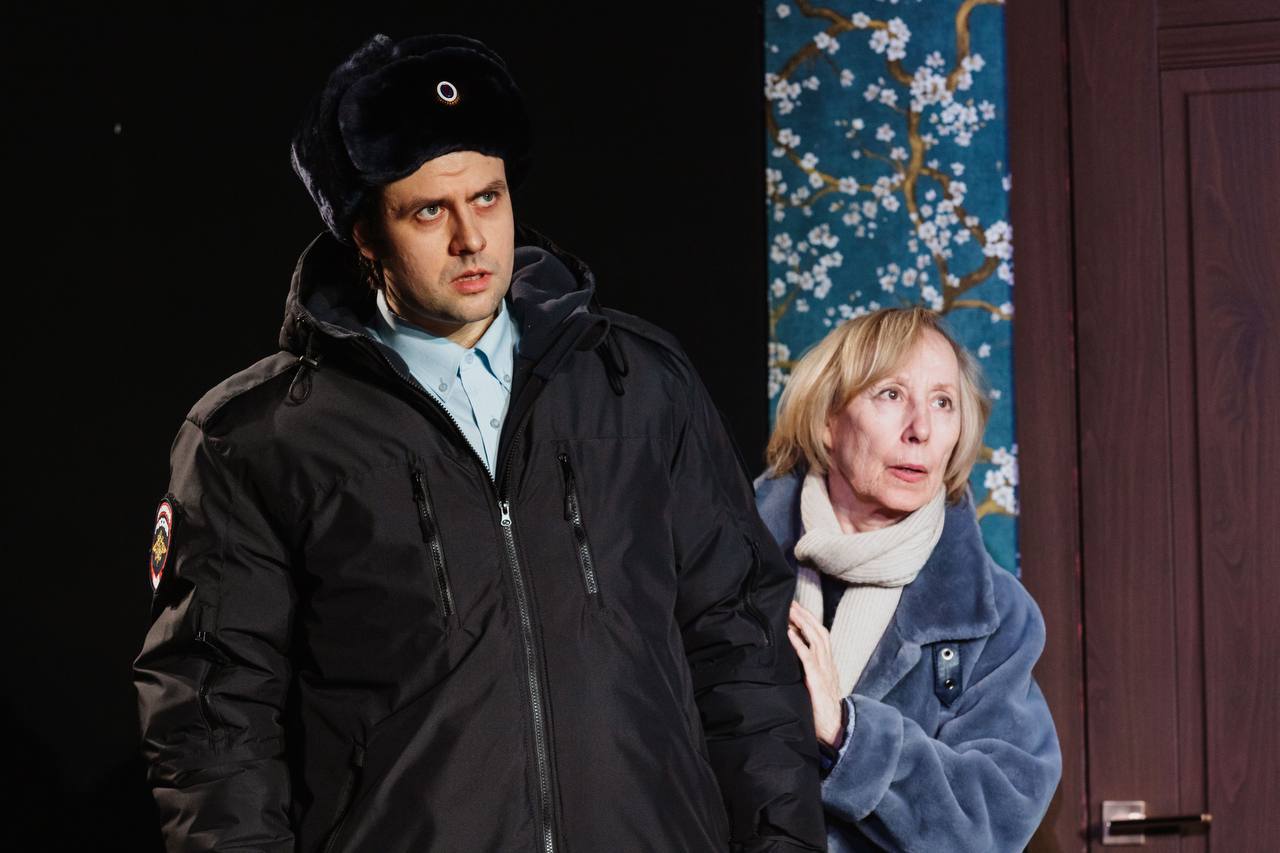 «Не надо нас забывать»: премьера спектакля «Старадость» прошла в Алтайском краевом театре драмы