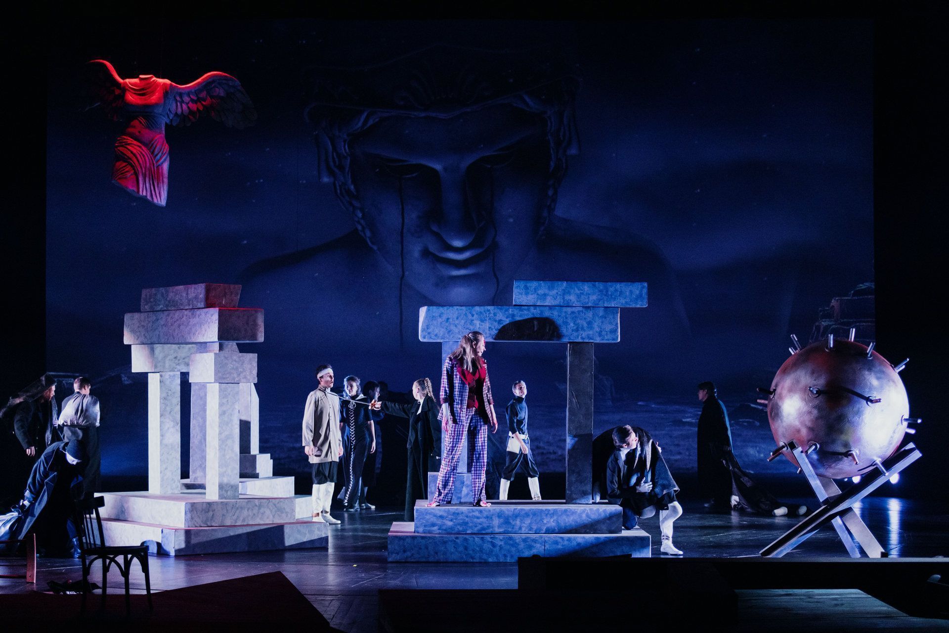 «Белая гвардия» на Алтае: премьера по мотивам романа Булгакова прошла в театре драмы 