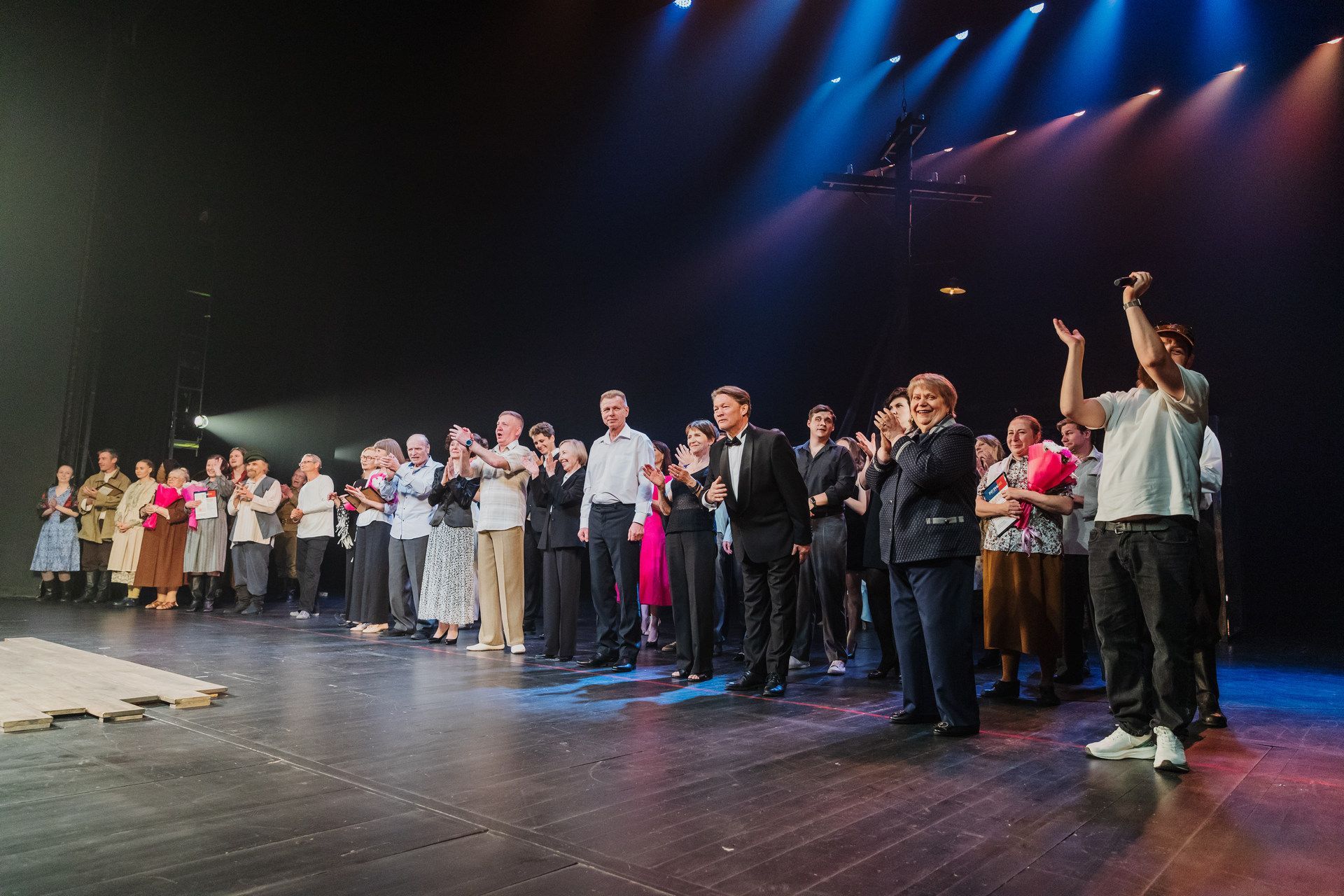 В Краевом театре драмы подвели итоги 103-го сезона и наградили артистов