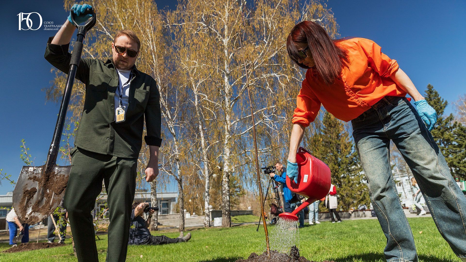 К юбилею СТД: в Барнауле у Алтайского театра драмы появилась Театральная аллея