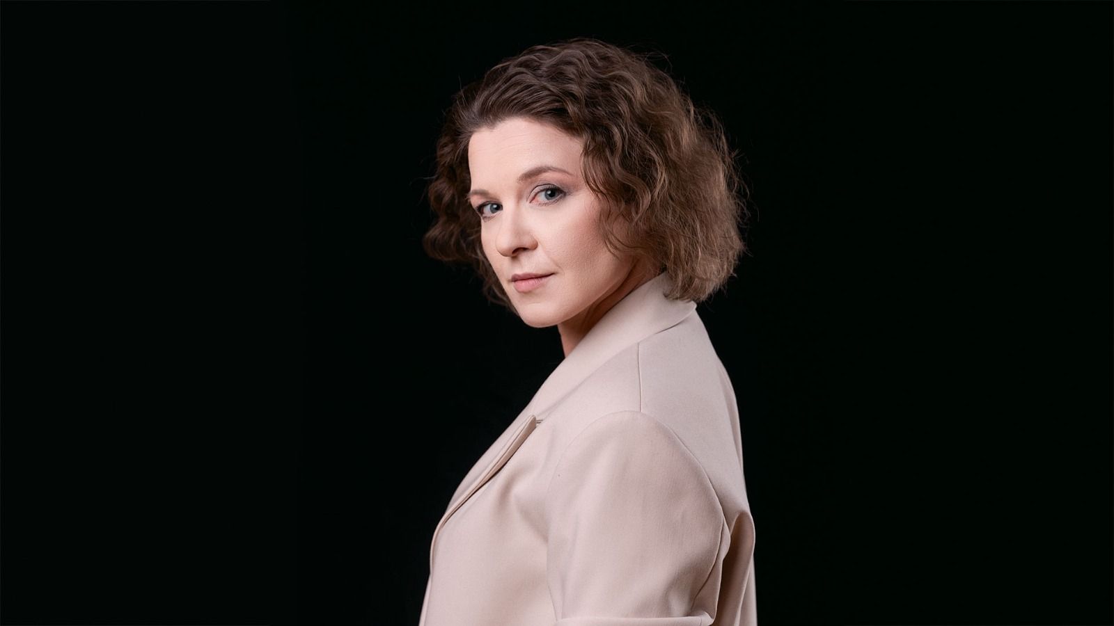 Гордость театра: актриса Елена Адушева награждена медалью «За труды в культуре и искусстве»