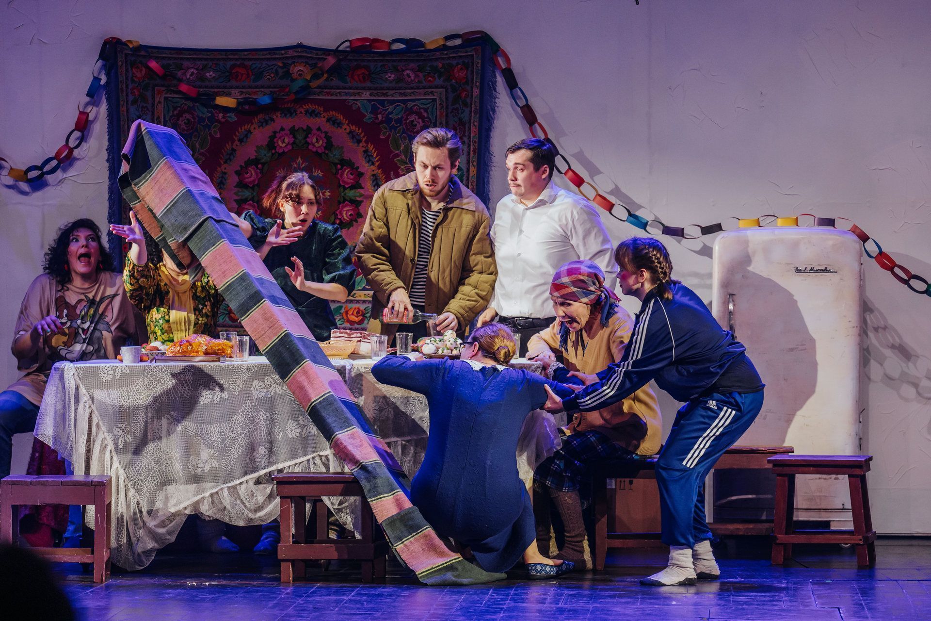 «Всё о любви»: премьера новогоднего спектакля «Беги, Маруся!» прошла в Барнауле