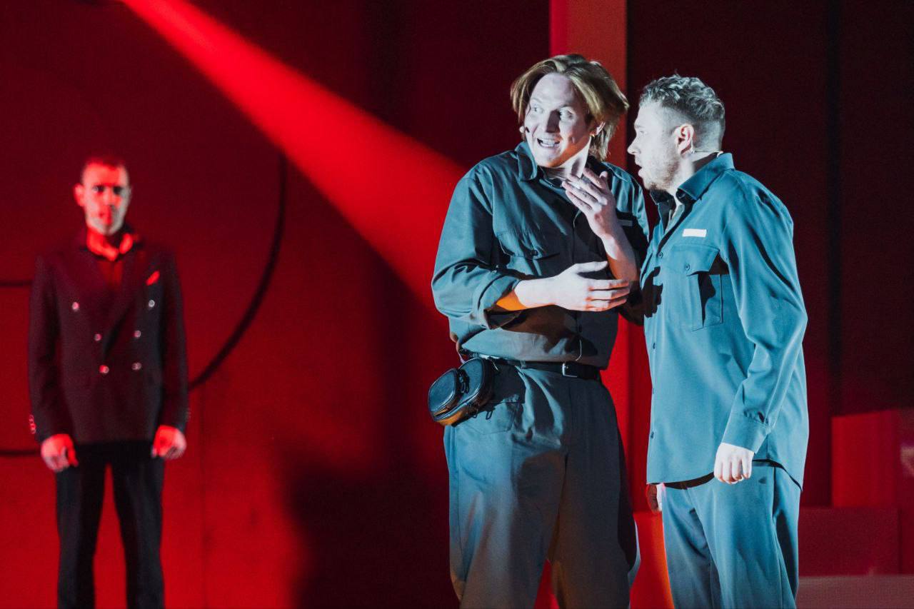 «Саша, привет!» и «Время женщин»: последние показы в феврале