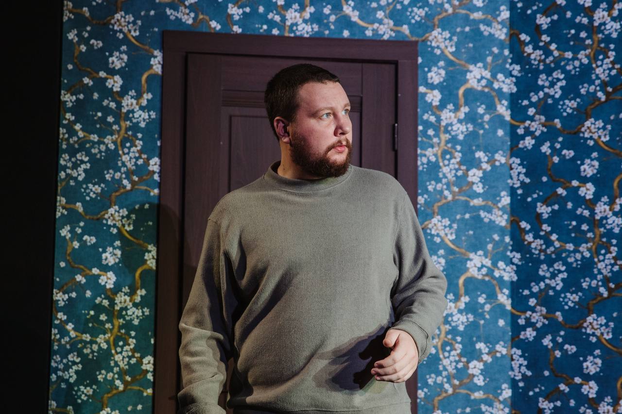 «Не надо нас забывать»: премьера спектакля «Старадость» прошла в Алтайском краевом театре драмы