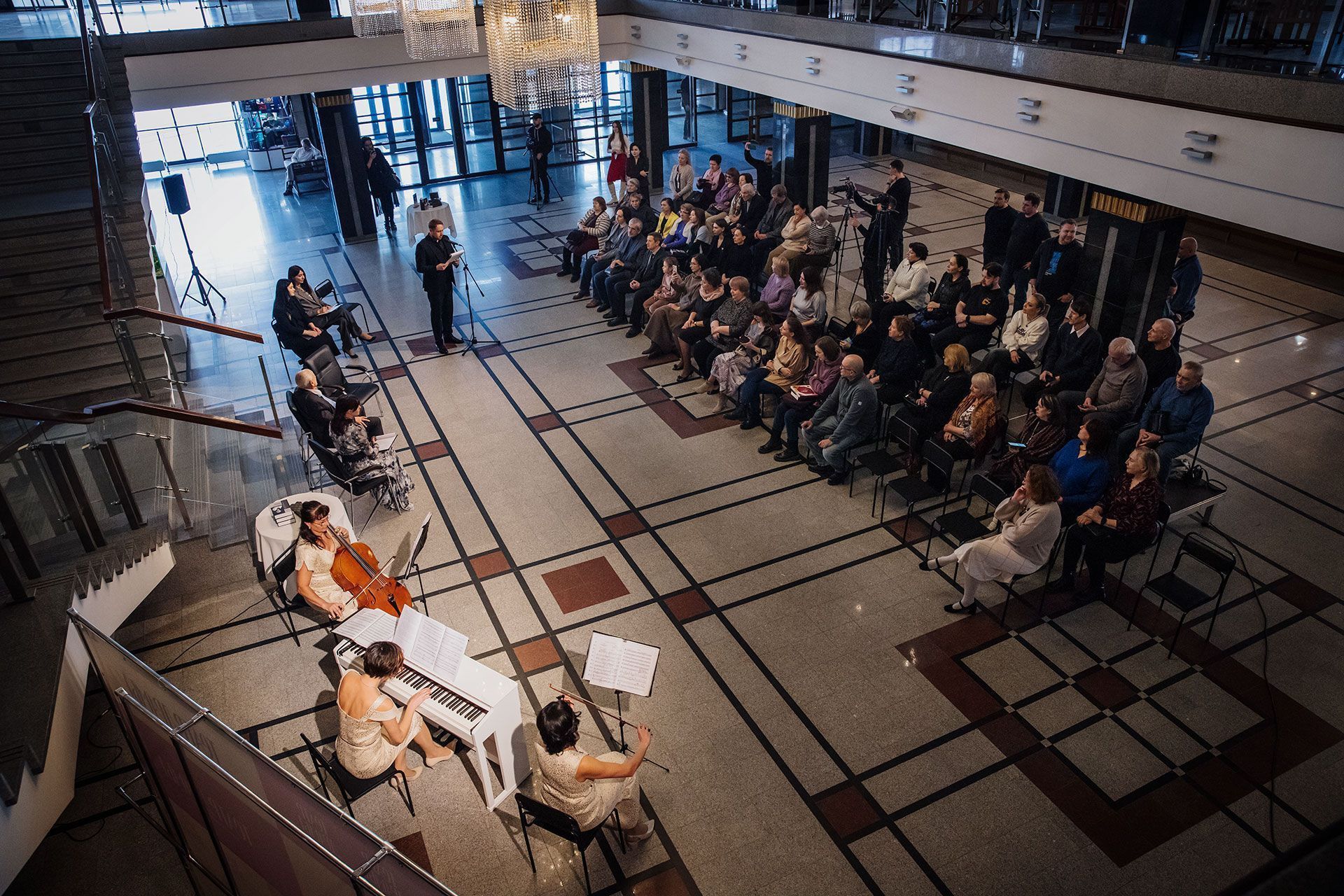 «...И в этом моё счастье!»: презентация книги о народном артисте России Георгии Обухове прошла в Алтайском краевом театре драмы 