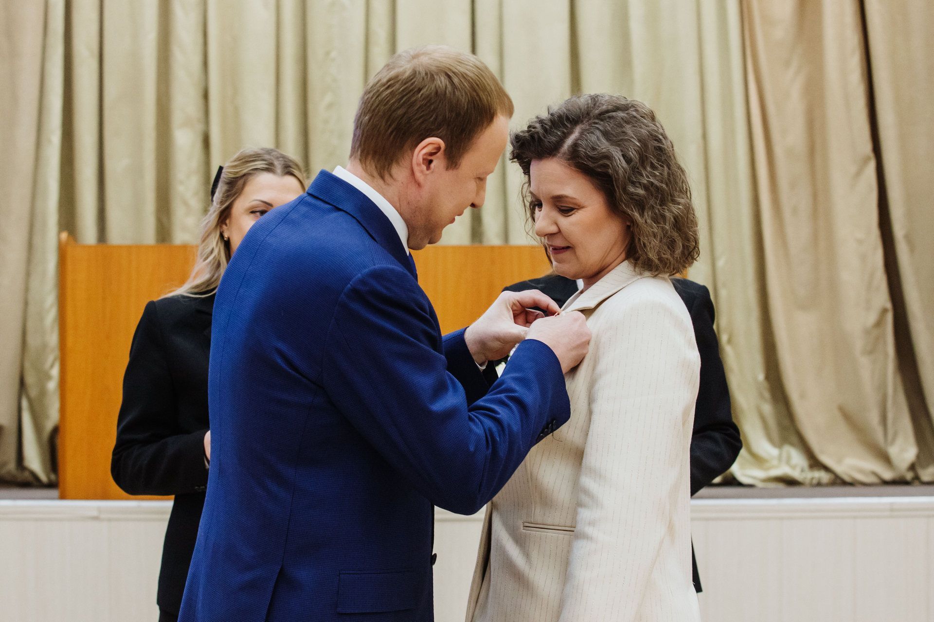 Заслуженная награда: актриса театра Елена Адушева отмечена медалью Президента России