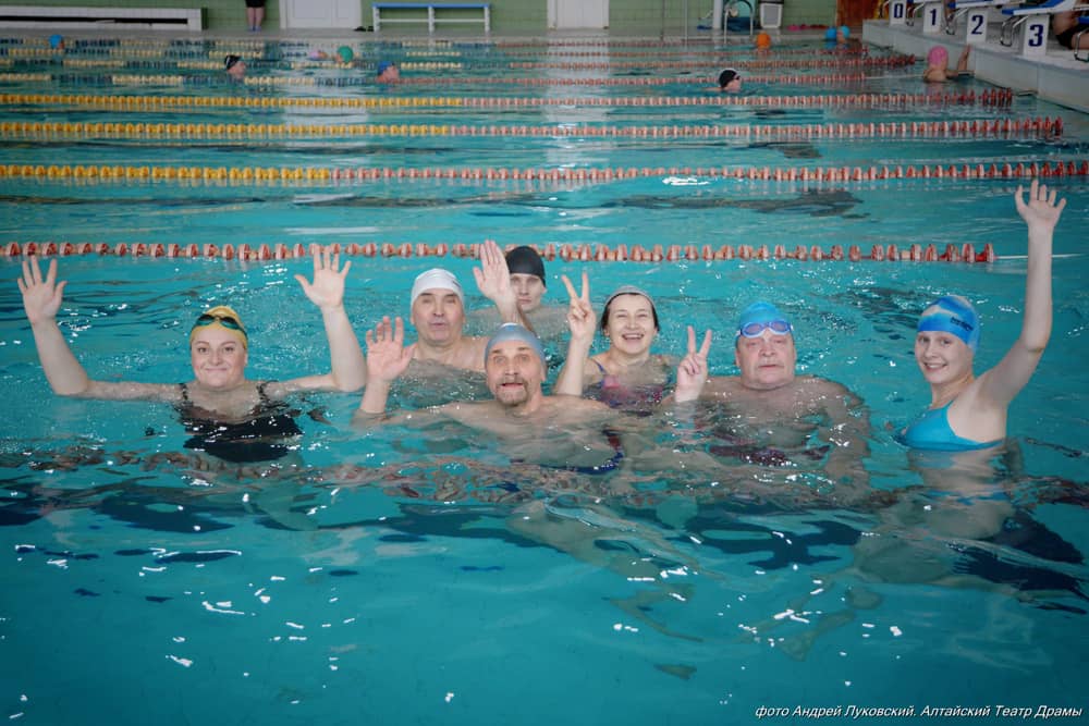 ТЕАТР ДРАМЫ – ЧЕМПИОН! В бассейне «Обь» прошли соревнования по плаванию между коллективами театров Барнаула