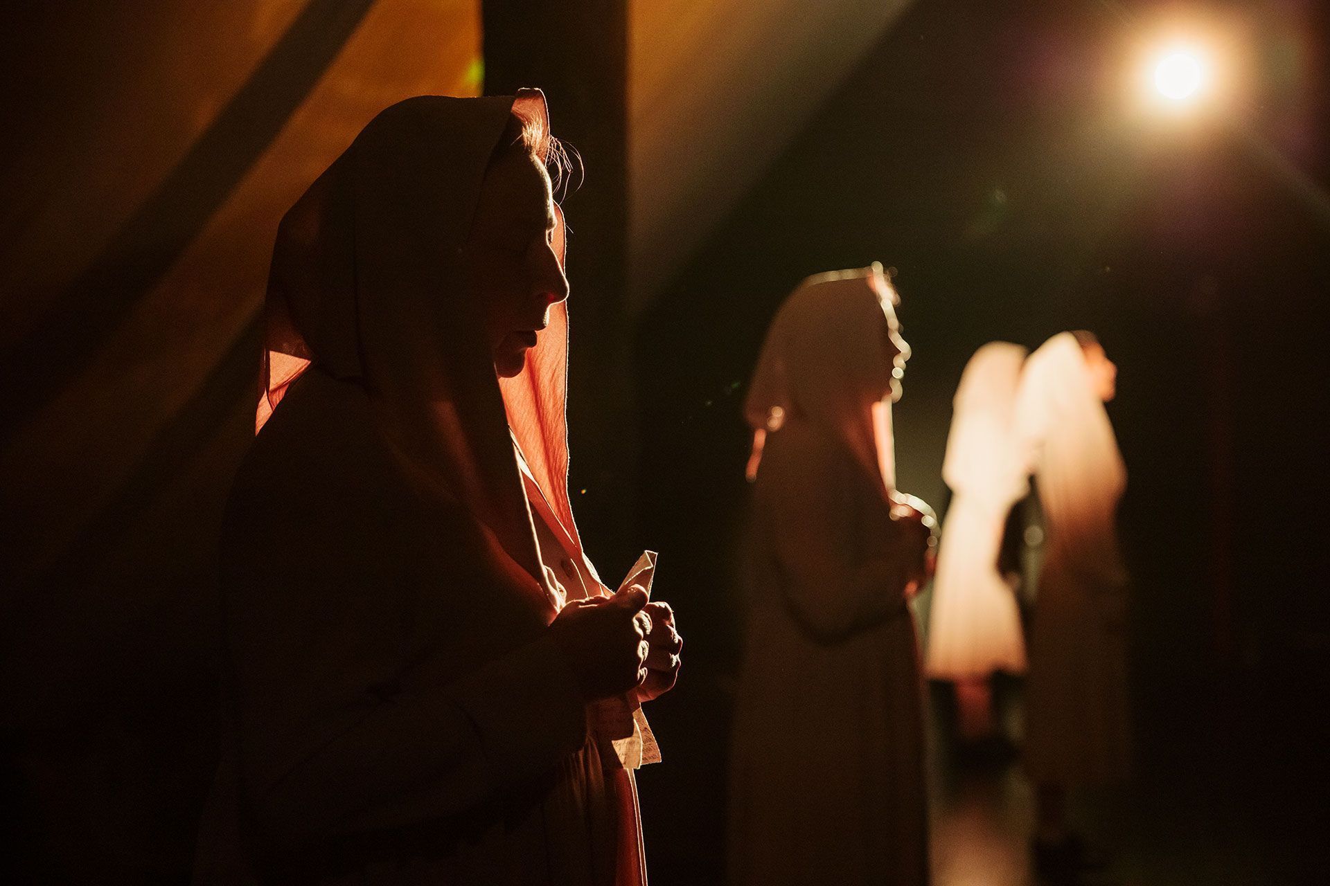 «Правда, сказанная вслух»: Алтайский краевой театр драмы показал в Бийске пронзительный вербатим о войне и ожидании