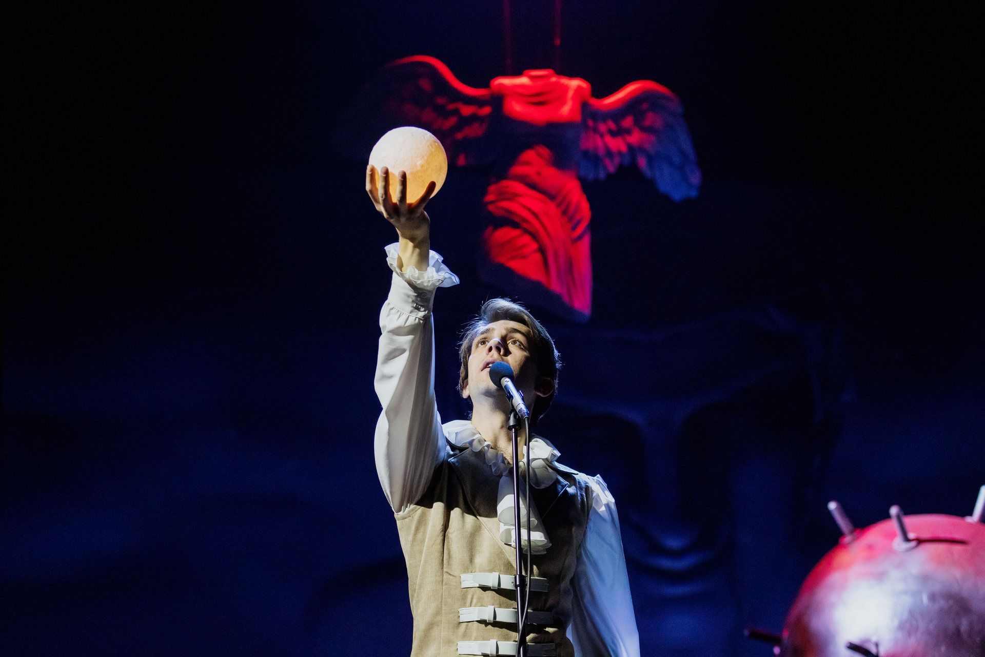 «Белая гвардия» на Алтае: премьера по мотивам романа Булгакова прошла в театре драмы 