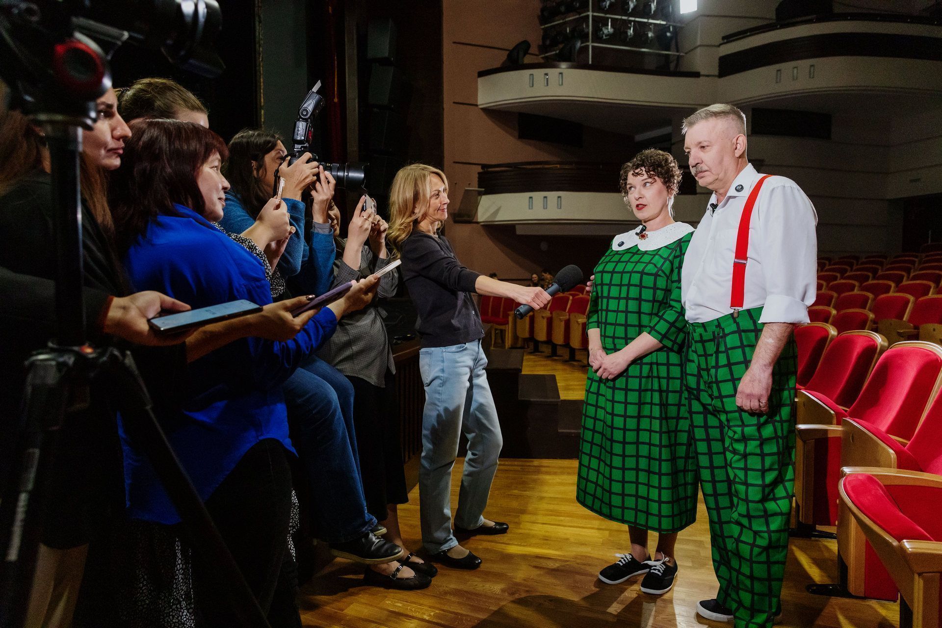 Сезон открыт: премьера лирической комедией «Чужой ребёнок» состоялась в театре драмы им. Шукшина 