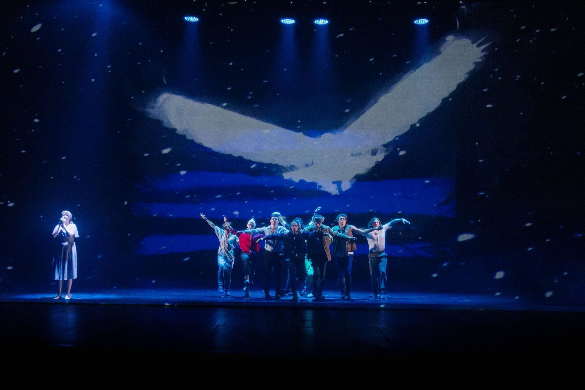 «Всё о любви»: премьера новогоднего спектакля «Беги, Маруся!» прошла в Барнауле