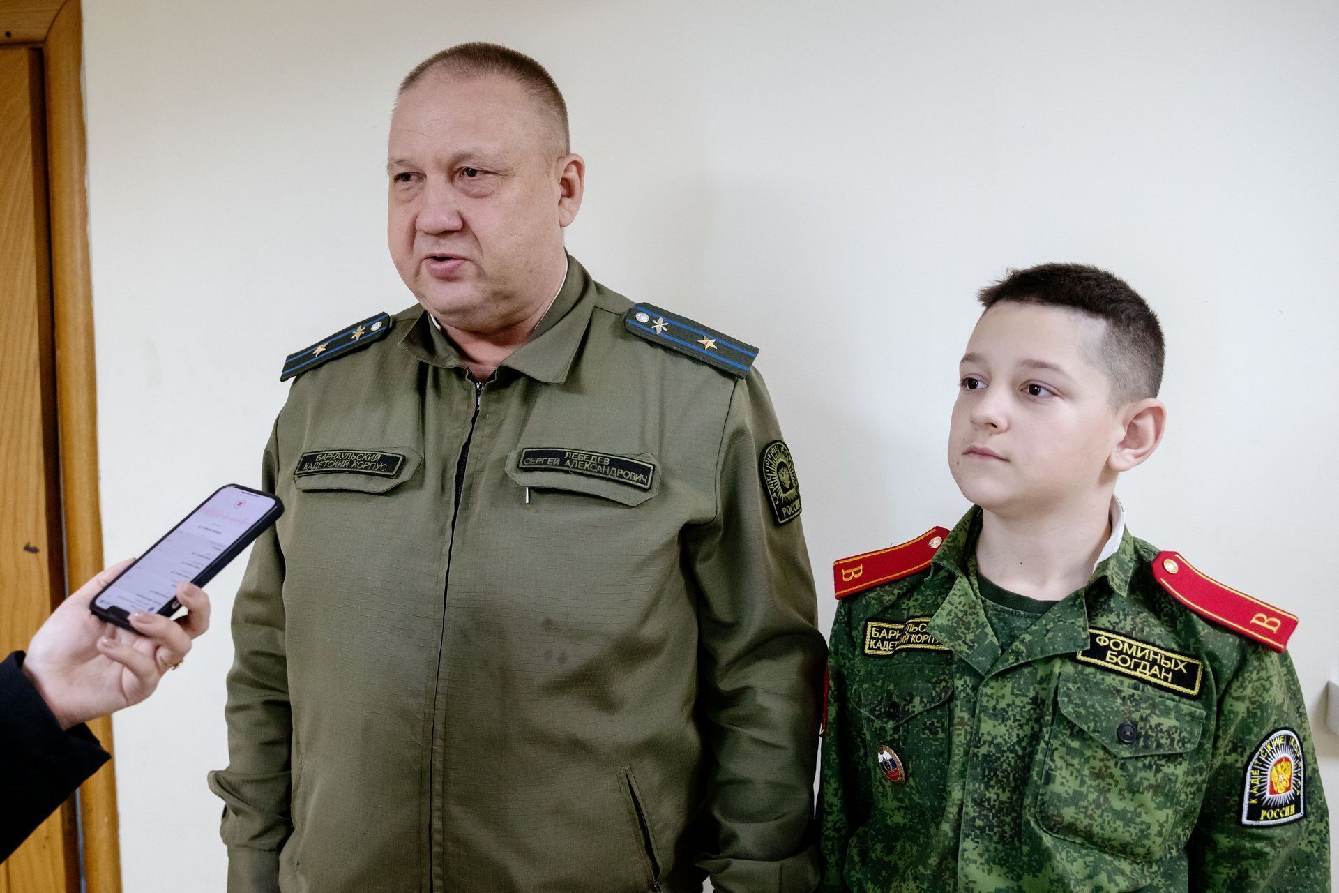 «А в доме том солдата ждут»: 16 показов самого честного спектакля о героях СВО — в городах и районах Алтайского края